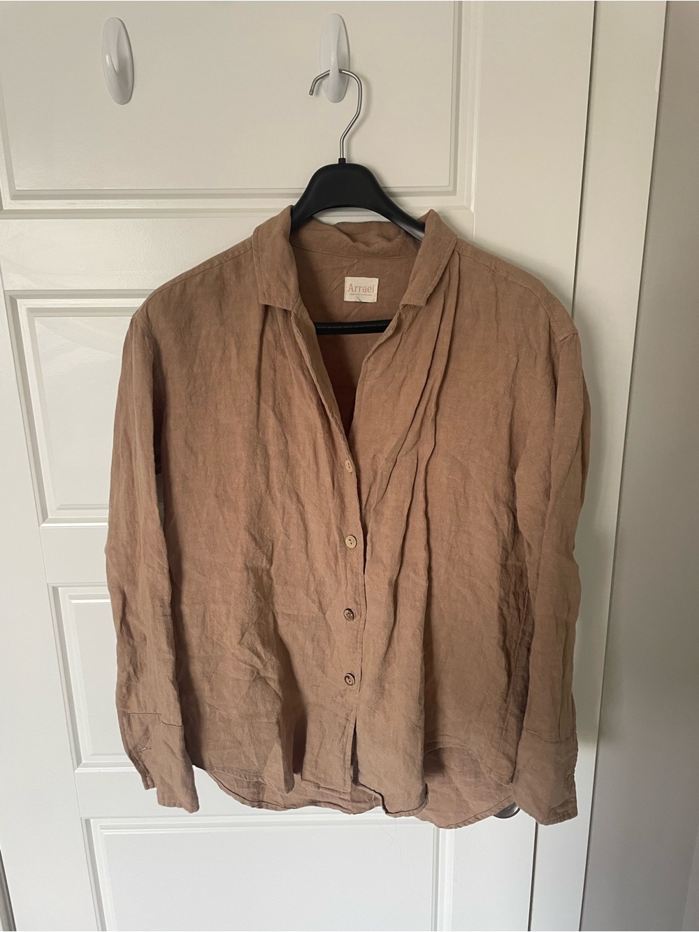 Arrae Lightweight Linen Button-Up Shirt in Dusty Brown